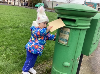 Postman Jackie Visits Early Start